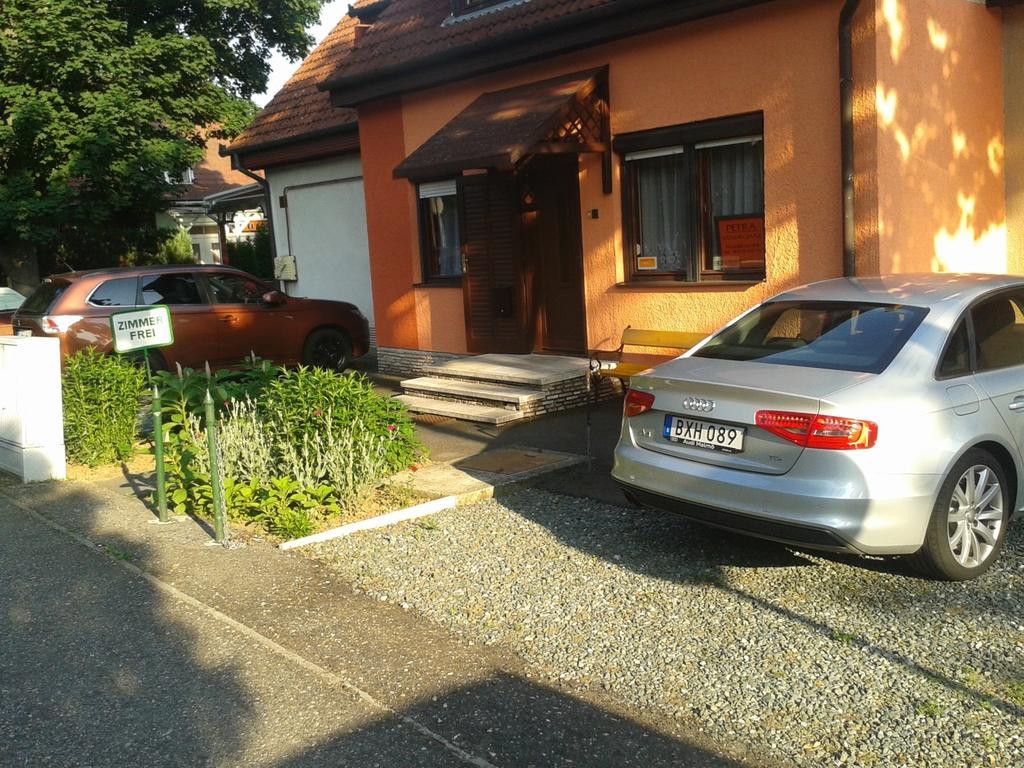 Petra Vendeghaz Lägenhet Bük Rum bild